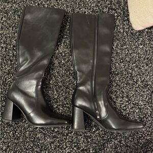 Elegant Black Knee-High Boots